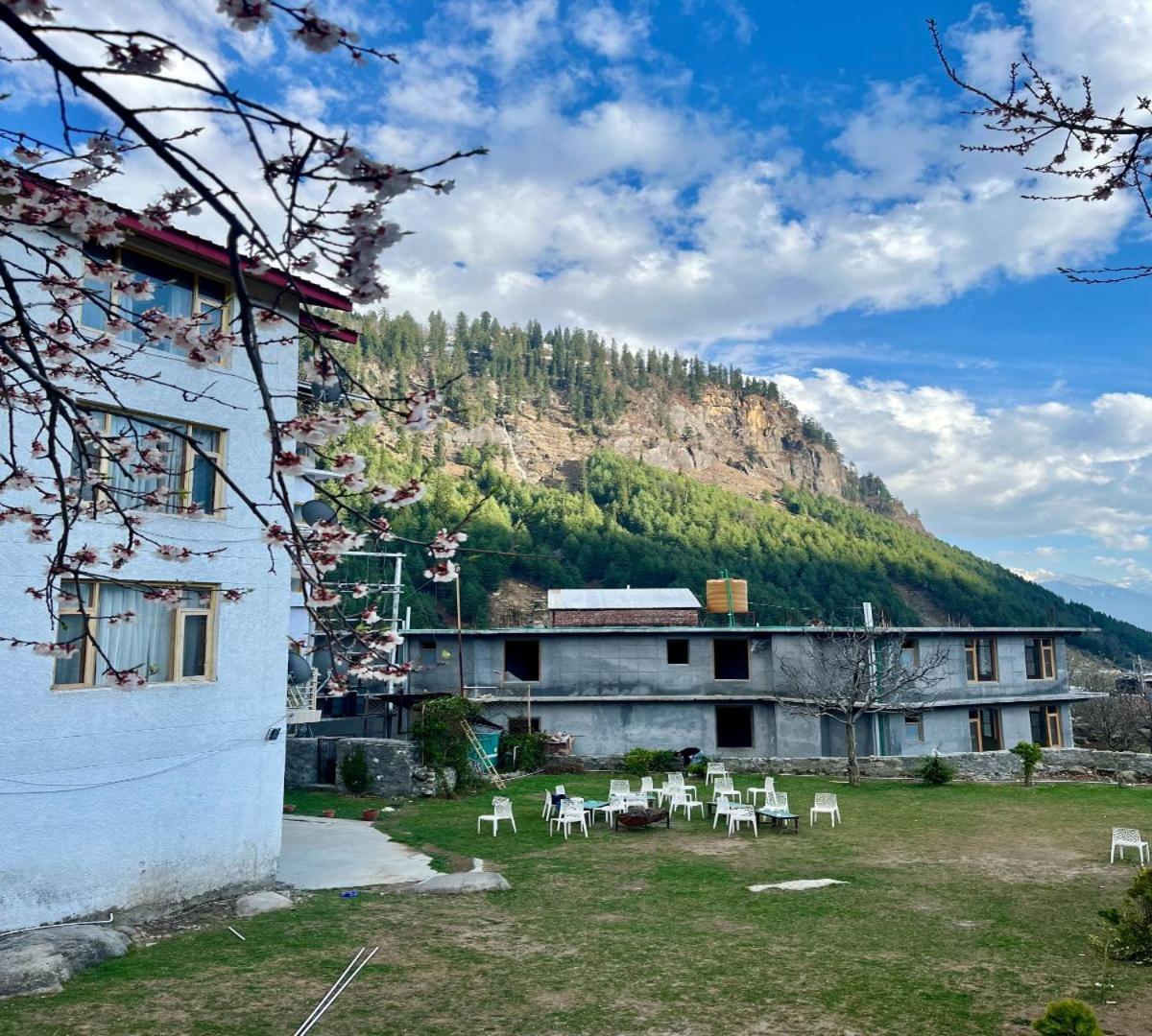 Snow Range Resort And Cottage Vashist Exterior photo